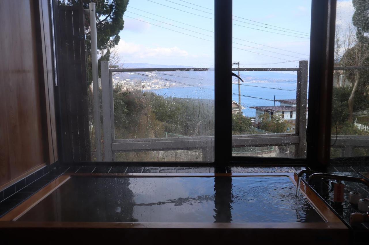 熱海の海が一望できる温泉付貸別荘 満月あじろ Mitsukiajiro Atami  Exterior foto